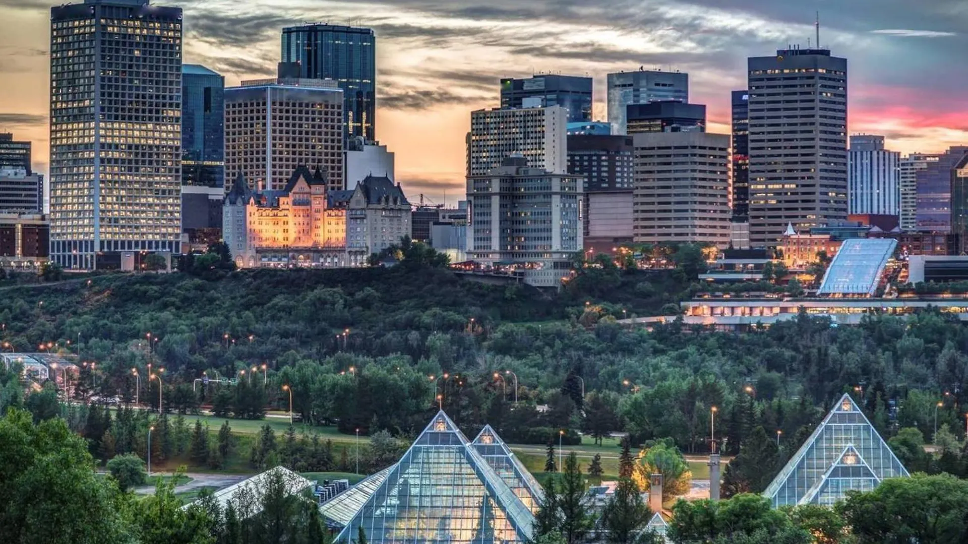 شقة Central 2Br Near Unveristy And Whyte Ave إيدمونتون