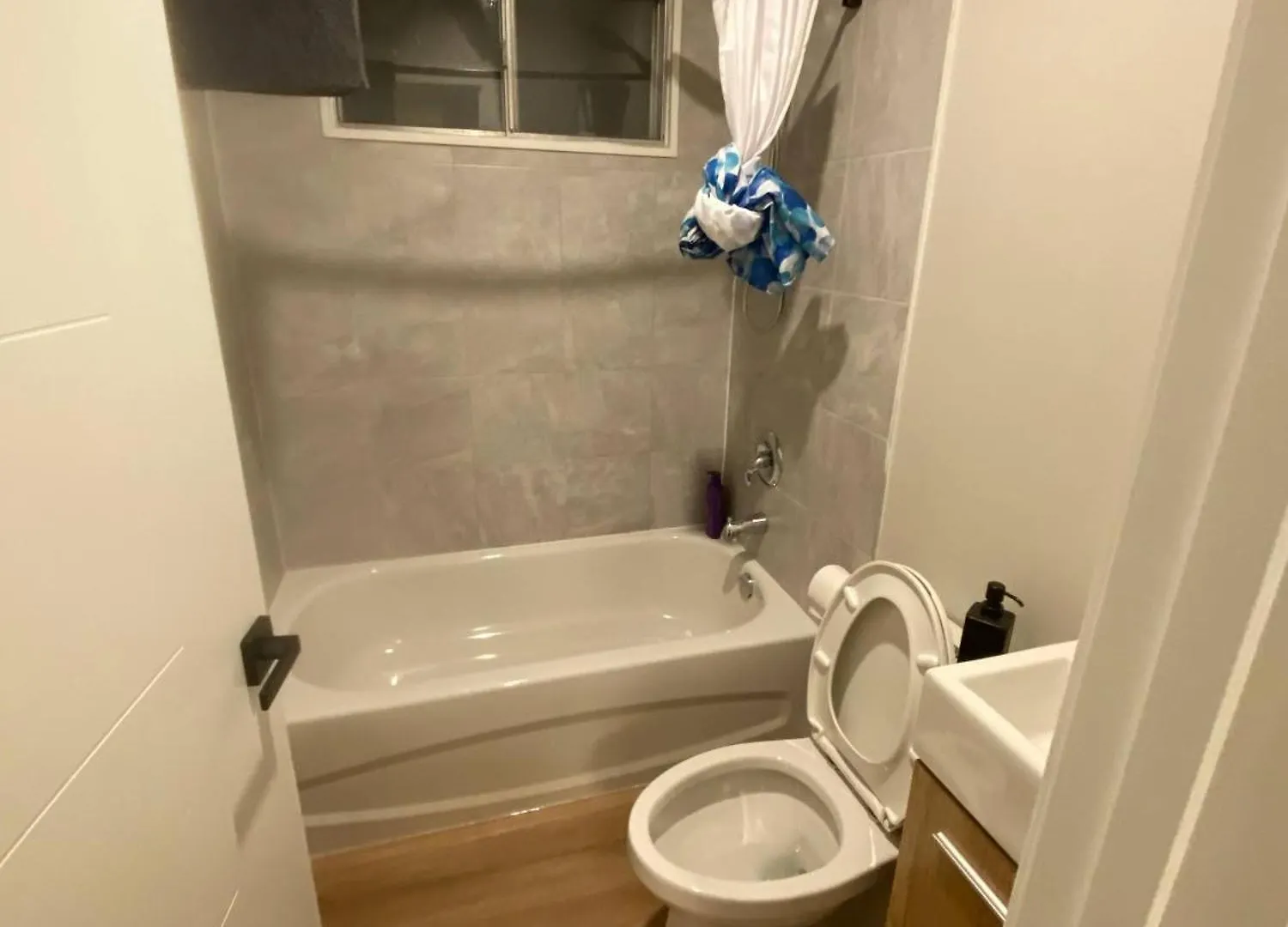 Central 2Br Near Unveristy And Whyte Ave إيدمونتون كندا